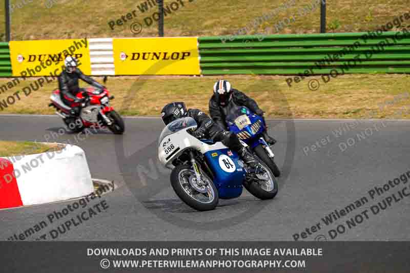 Vintage motorcycle club;eventdigitalimages;mallory park;mallory park trackday photographs;no limits trackdays;peter wileman photography;trackday digital images;trackday photos;vmcc festival 1000 bikes photographs